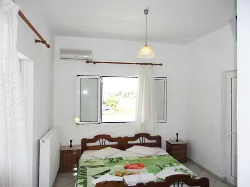 Lazanis Studios Apartments